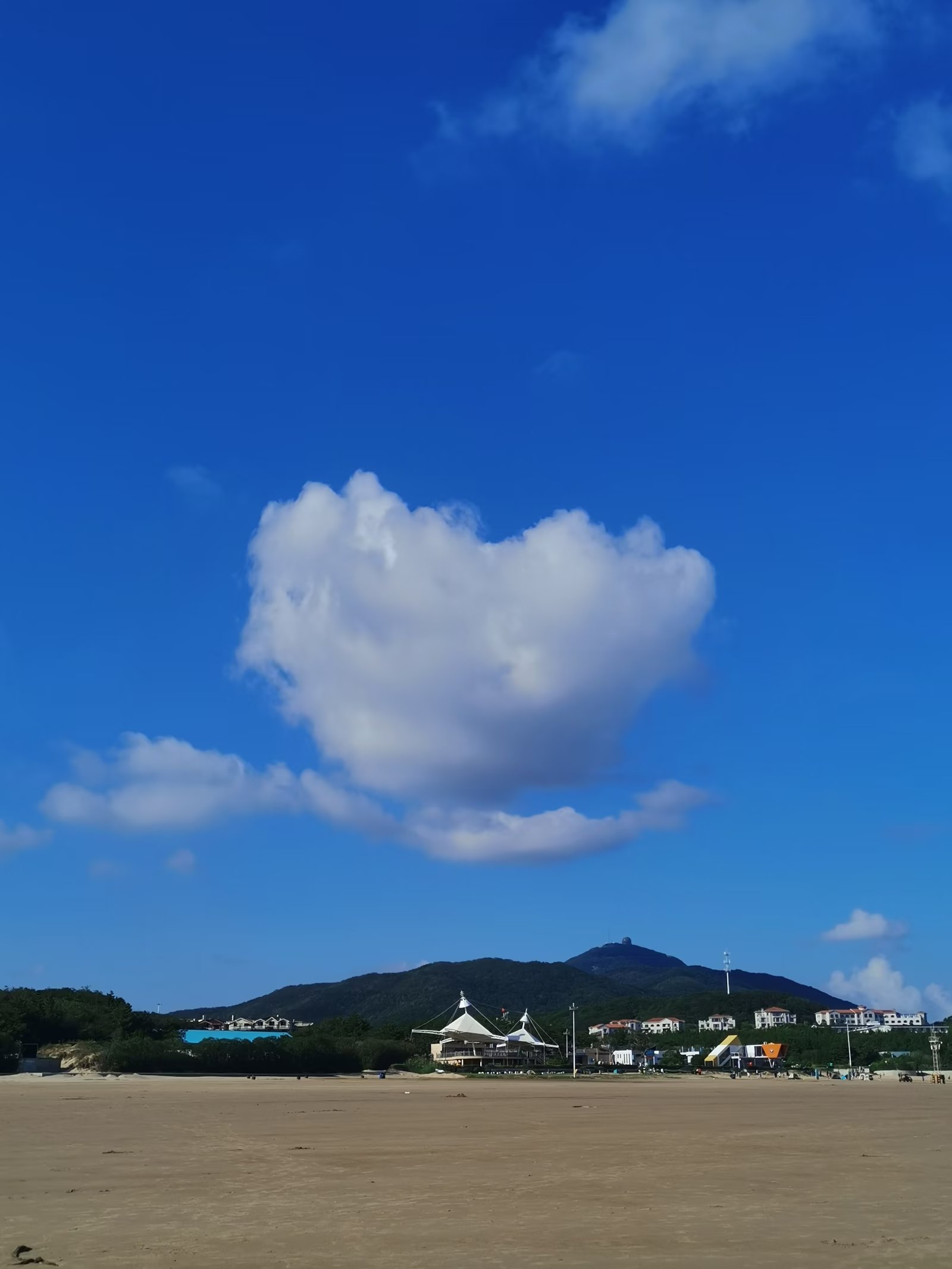 微信公众号二维码（后台可自行更换）